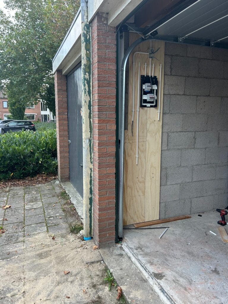 aardpen slaan garage