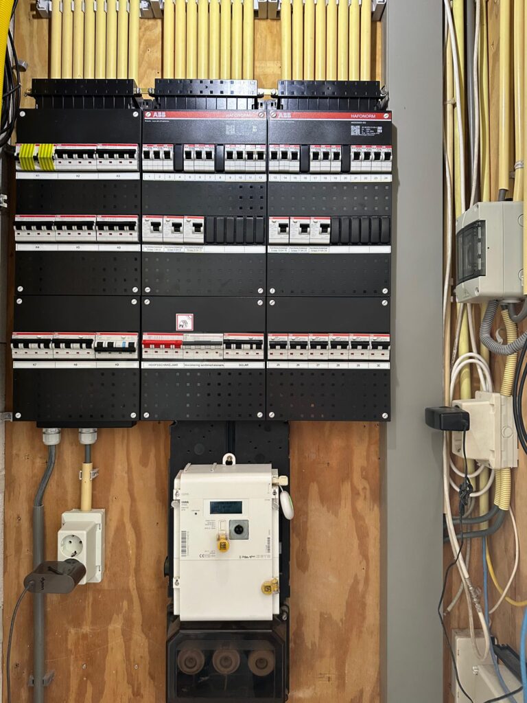 Inductiekookplaat aansluiten op de groepenkast